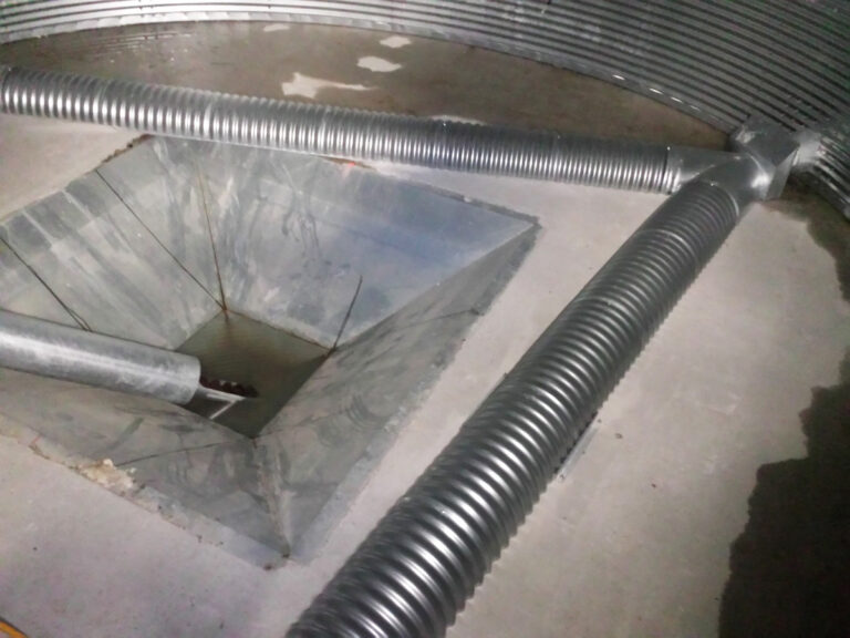 Belüftungssystem, Entnahmetrichter und Entnahmeschnecke Ø150